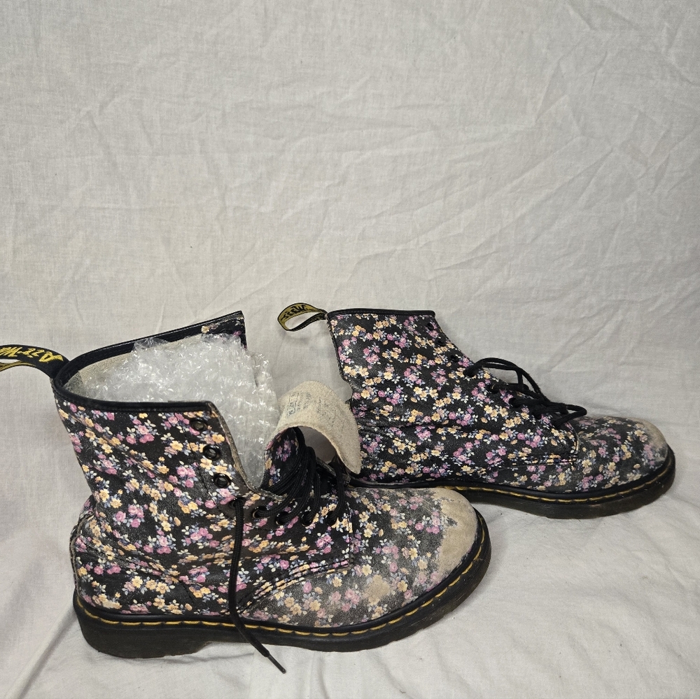 Dr. Martens 1460 Black with Floral Boots US Ladies Size 10 Women's - Picture 3 of 5